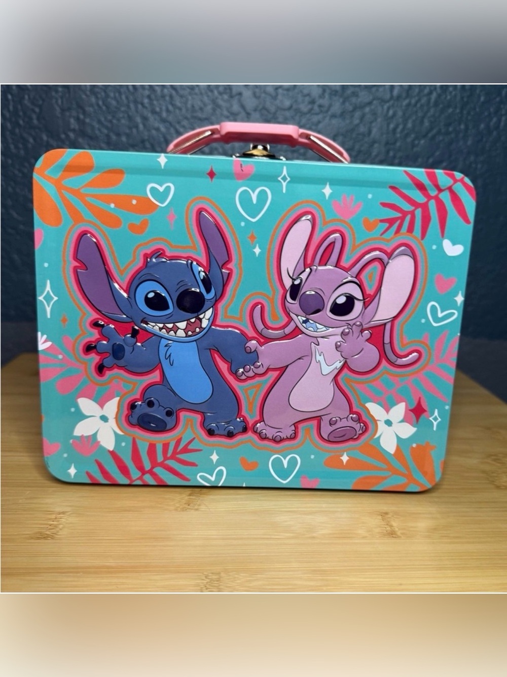 Disney Lilo & Stitch Tin Lunchbox new